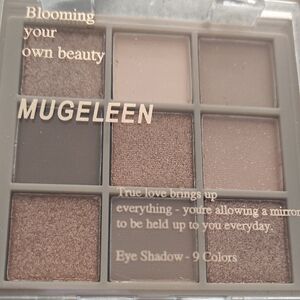 9 Color Eyeshadow Palette